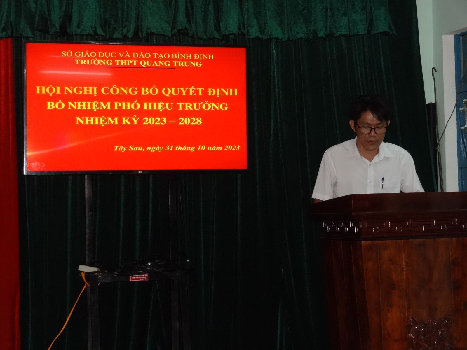 Ông Nguyễn Đình Cung, Hiệu trưởng trường THPT Quang Trung phát biểu